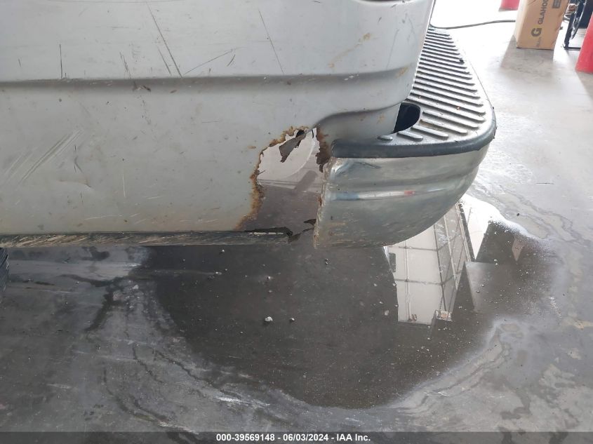 2000 Ford F-150 Work Series/Xl/Xlt VIN: 1FTZX1726YKA63071 Lot: 39569148