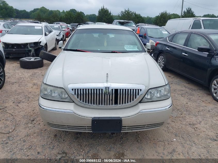 2004 Lincoln Town Car Ultimate VIN: 1LNHM83W04Y649760 Lot: 39569332