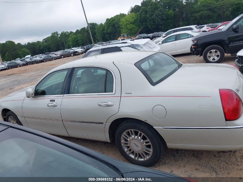 2004 Lincoln Town Car Ultimate VIN: 1LNHM83W04Y649760 Lot: 39569332