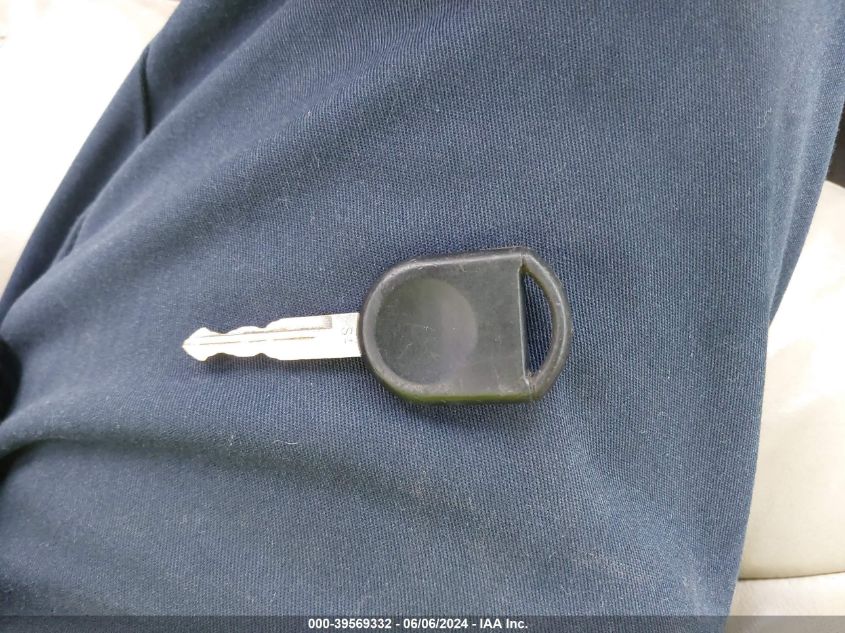 2004 Lincoln Town Car Ultimate VIN: 1LNHM83W04Y649760 Lot: 39569332