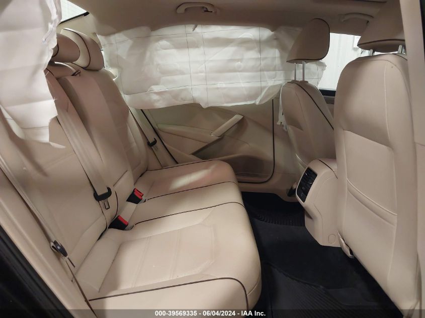 2017 Volkswagen Passat 1.8T Se VIN: 1VWBT7A3XHC019731 Lot: 39569335