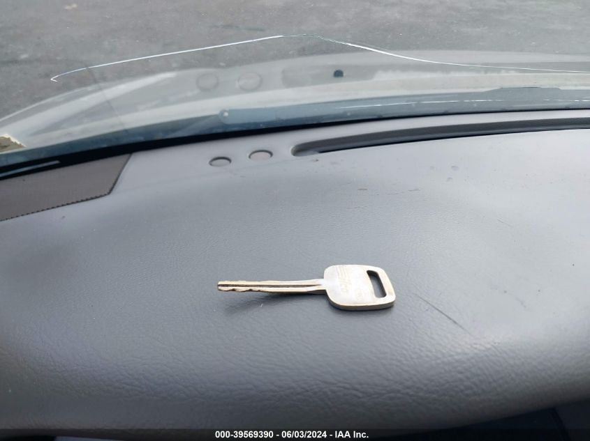 2004 Toyota Camry Le VIN: 4T1BE32K24U325172 Lot: 39569390