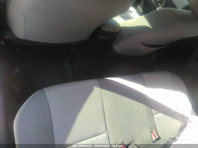 2014 Toyota Corolla Le VIN: 2T1BURHE5EC211063 Lot: 39569420