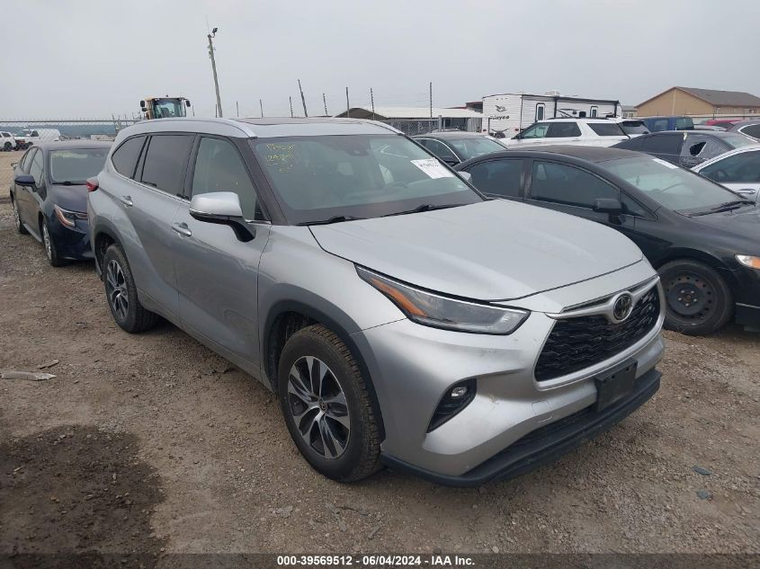 2021 TOYOTA HIGHLANDER XLE - 5TDGZRAH1MS075449