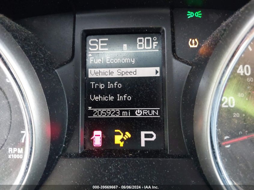 2011 Jeep Grand Cherokee Laredo VIN: 1J4RR4GGXBC576858 Lot: 39569667