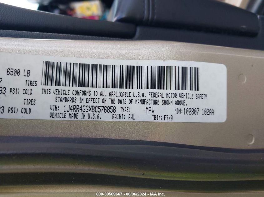 2011 Jeep Grand Cherokee Laredo VIN: 1J4RR4GGXBC576858 Lot: 39569667