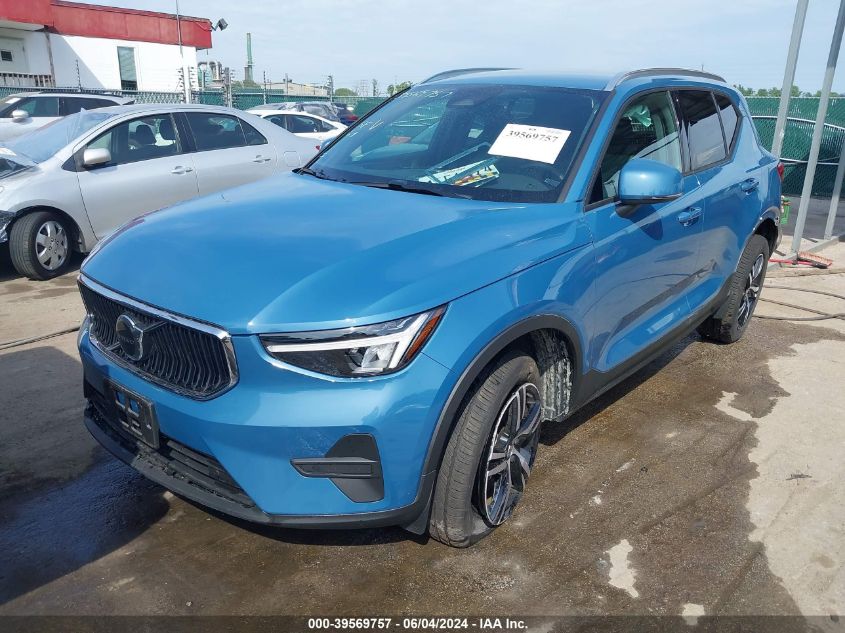 2023 Volvo Xc40 B5 Core VIN: YV4L12UK9P2945770 Lot: 39569757