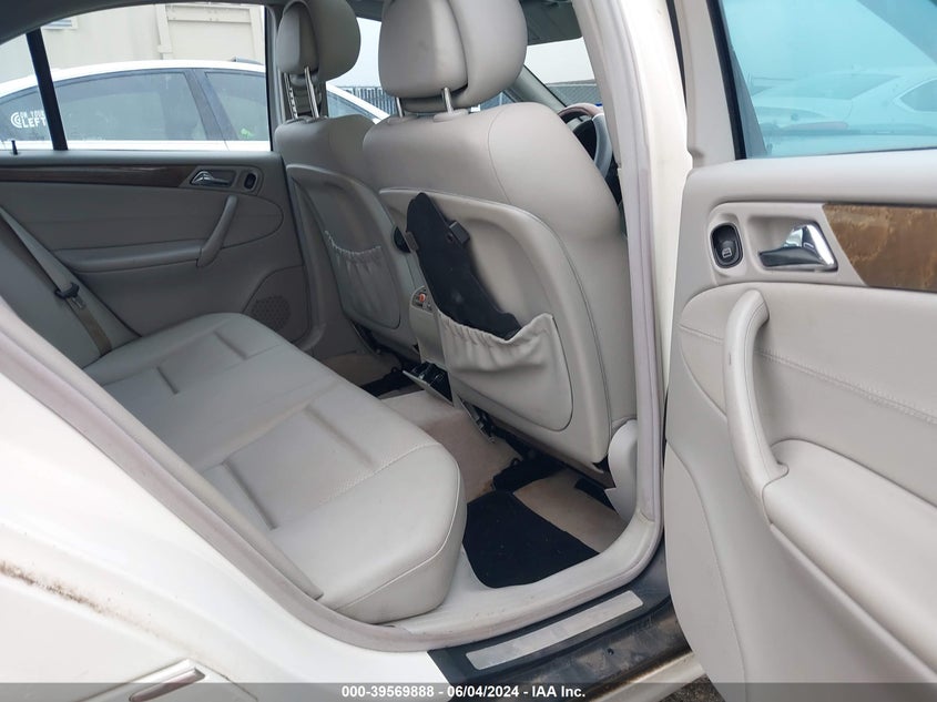 2007 Mercedes-Benz C 230 Sport VIN: WDBRF52H37F935671 Lot: 39569888