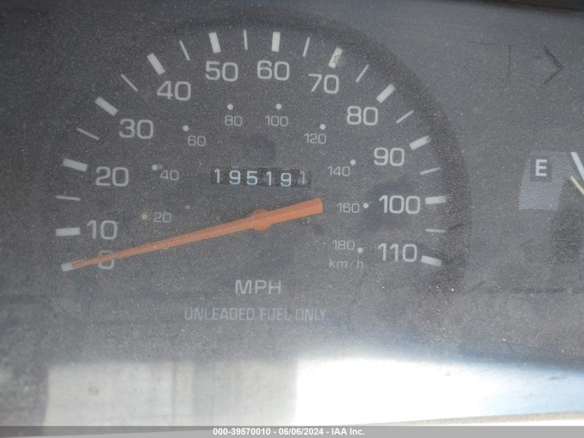 1992 Toyota Pickup 1/2 Ton Short Whlbase Stb VIN: 4TARN81AONZO33187 Lot: 39570010