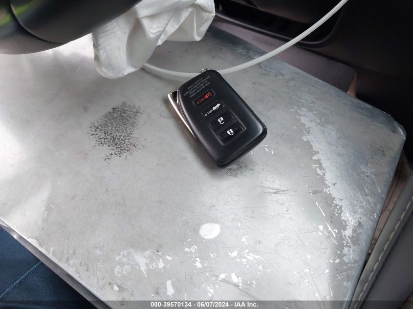 2020 Lexus Is 300 VIN: JTHDA1D22L5107296 Lot: 39570134