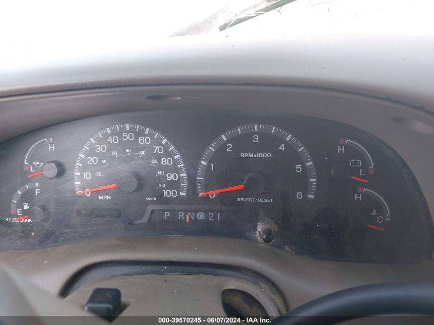 2001 Ford Expedition Eddie Bauer VIN: 1FMRU17L01LA29608 Lot: 39570245