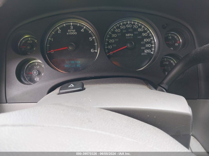 2007 Chevrolet Tahoe Lt VIN: 1GNFK13097J133745 Lot: 39570326