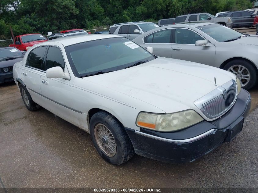 2003 Lincoln Town Car Signature VIN: 1LNHM82W93Y645237 Lot: 39570333