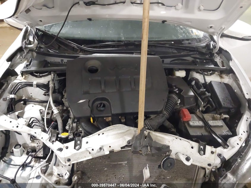 2017 Toyota Corolla Se VIN: 5YFBURHE4HP652932 Lot: 39570447