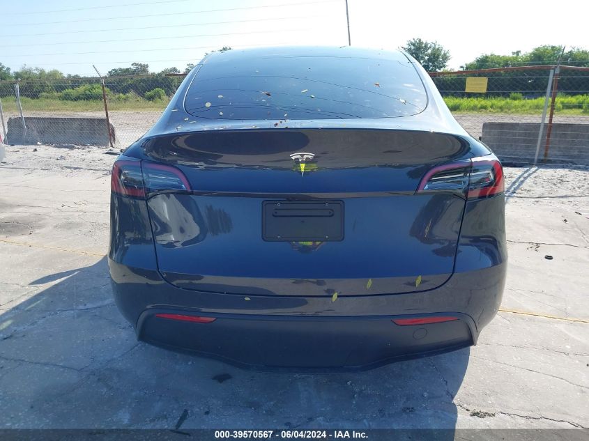 2024 Tesla Model Y Rwd VIN: 7SAYGDED7RF038232 Lot: 39570567