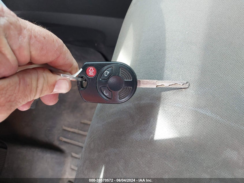 2017 Ford Escape S VIN: 1FMCU0F74HUB35858 Lot: 39570572