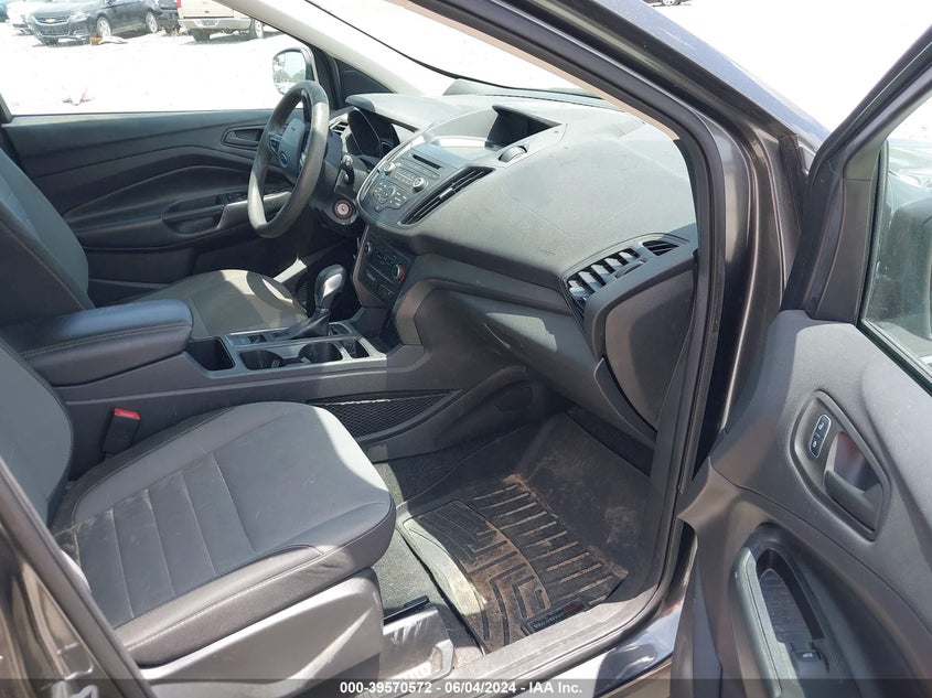 VIN 1FMCU0F74HUB35858 2017 FORD ESCAPE S