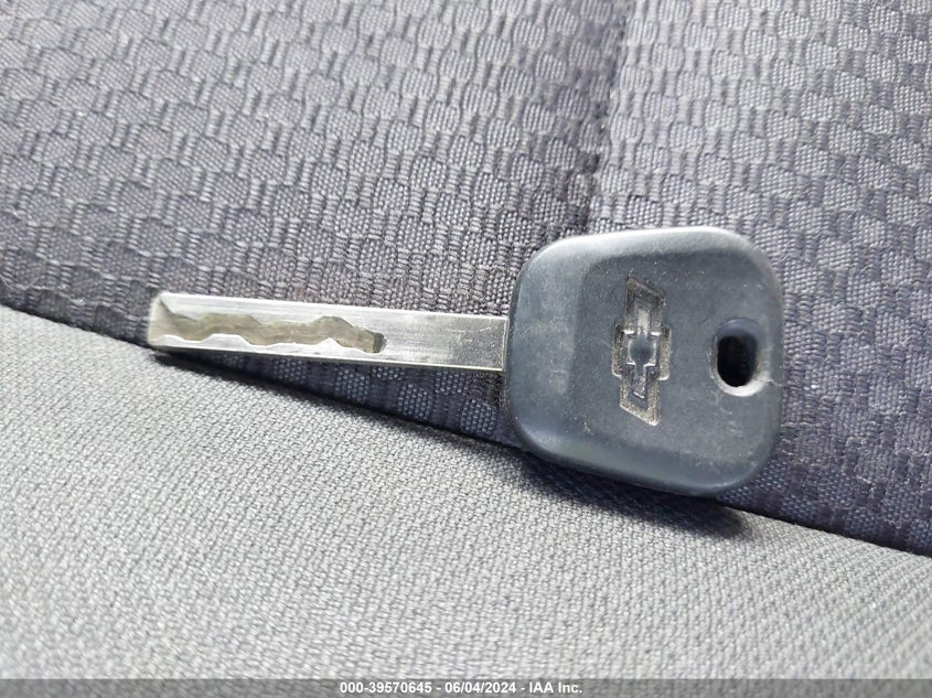 2018 Chevrolet Silverado 1500 2Lt VIN: 3GCUKREC8JG352288 Lot: 39570645