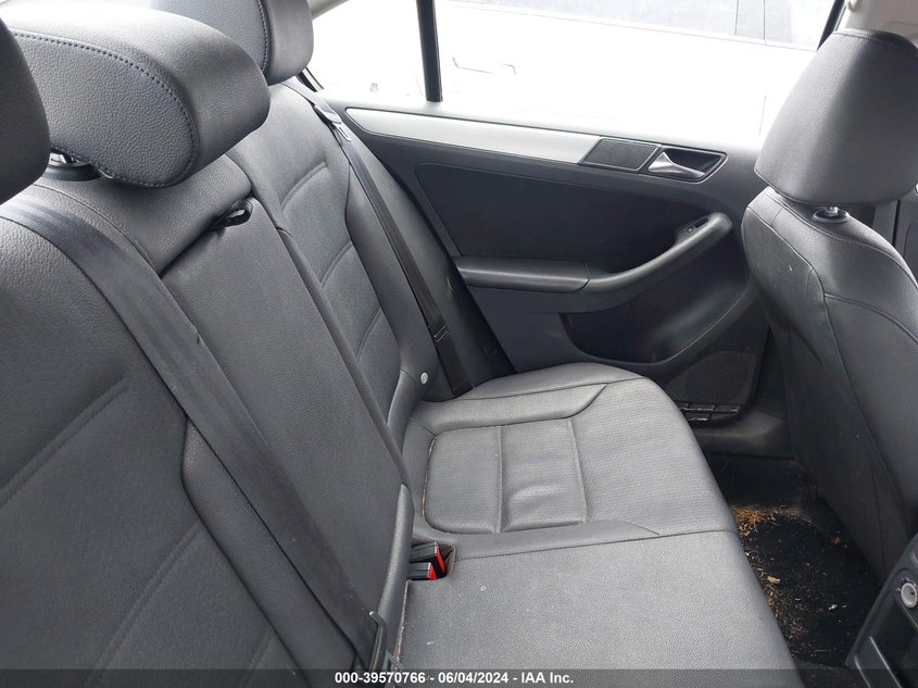 2011 Volkswagen Jetta 2.0L Tdi VIN: 3VWLL7AJ1BM064808 Lot: 39570766