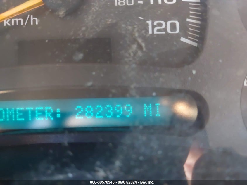 2003 Chevrolet Silverado 1500 Ls VIN: 2GCEC19V331114598 Lot: 39570945