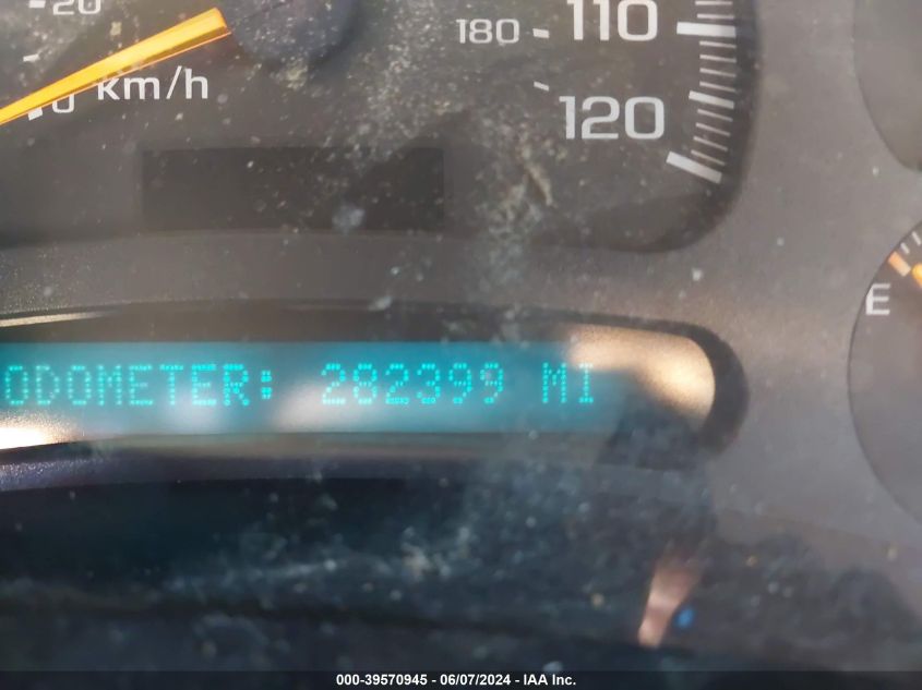 2003 Chevrolet Silverado 1500 Ls VIN: 2GCEC19V331114598 Lot: 39570945