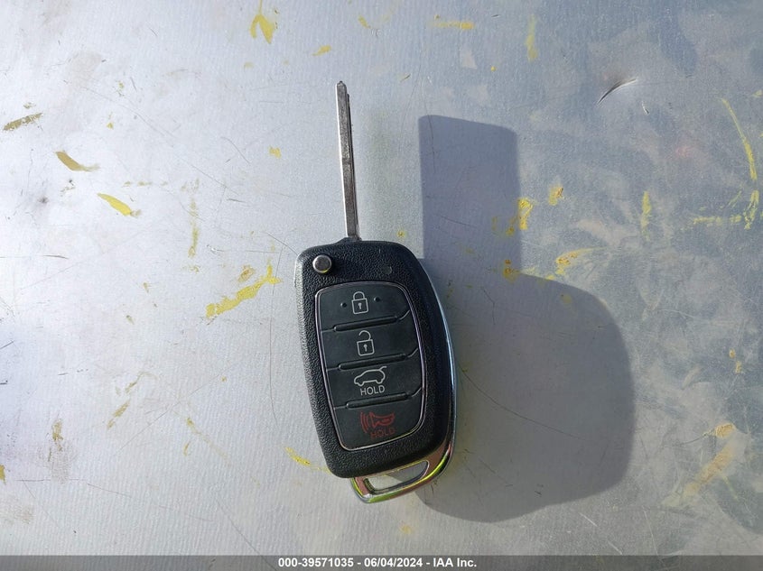 2016 Hyundai Santa Fe Se VIN: KM8SMDHF8GU151700 Lot: 39571035