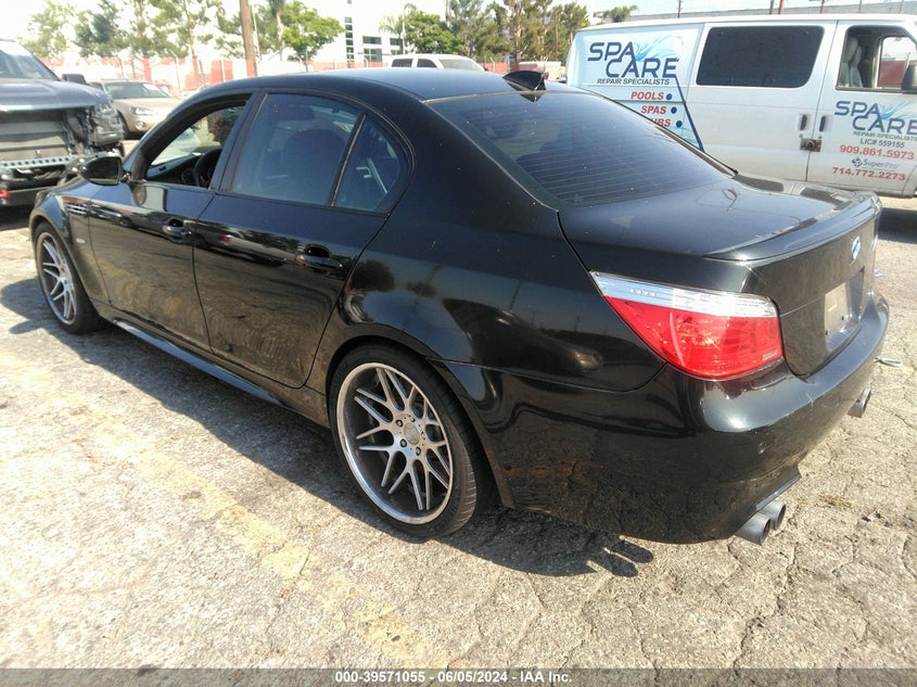 2007 BMW M5 VIN: WBSNB93587CX07053 Lot: 39571055