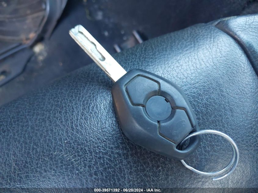 2005 BMW 330Xi VIN: WBAEW53495PN36831 Lot: 39571392