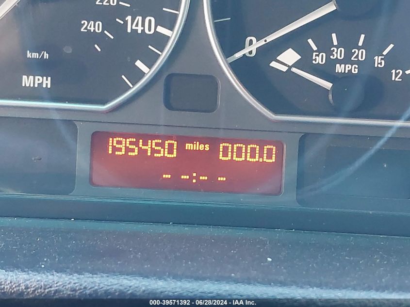 2005 BMW 330Xi VIN: WBAEW53495PN36831 Lot: 39571392