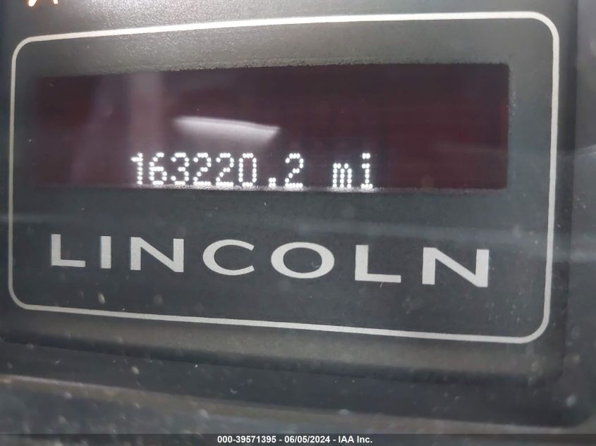 2009 Lincoln Navigator VIN: 5LMFU28539LJ00155 Lot: 39571395