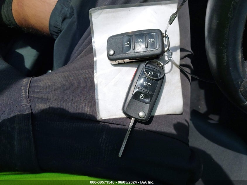 2011 Volkswagen Jetta 2.5L Se VIN: 3VWDZ7AJ2BM354784 Lot: 39571548