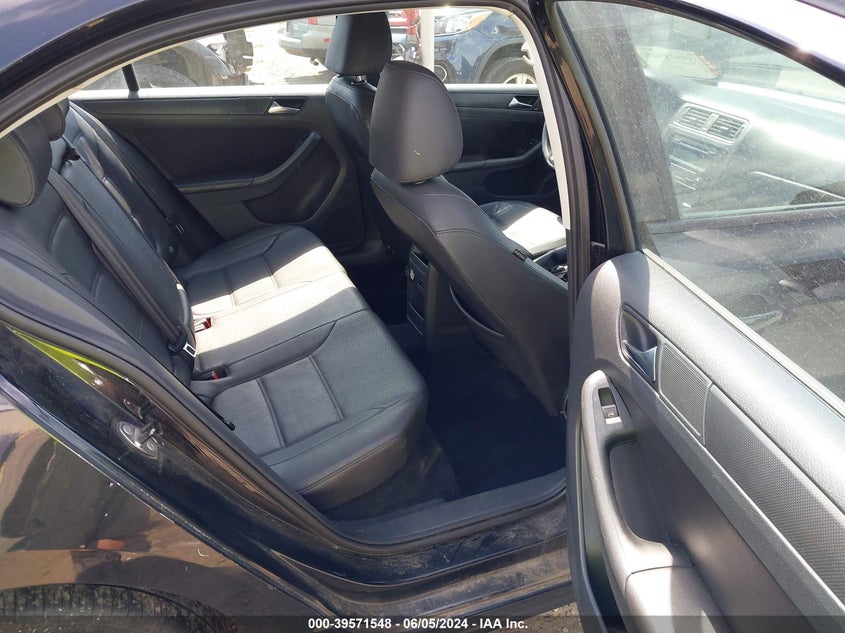 2011 Volkswagen Jetta 2.5L Se VIN: 3VWDZ7AJ2BM354784 Lot: 39571548