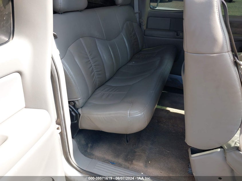 2000 Chevrolet Silverado 1500 Ls VIN: 2GCEK19T4Y1164130 Lot: 39571619