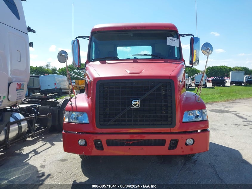 2005 Volvo Vn Vnm VIN: 4V4M19GH45N379677 Lot: 39571641