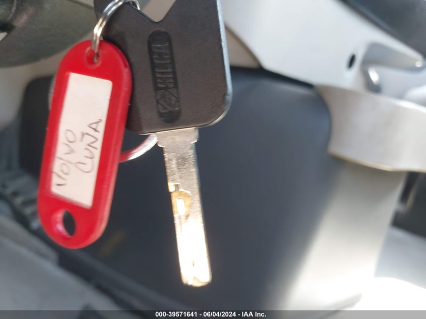 2005 Volvo Vn Vnm VIN: 4V4M19GH45N379677 Lot: 39571641