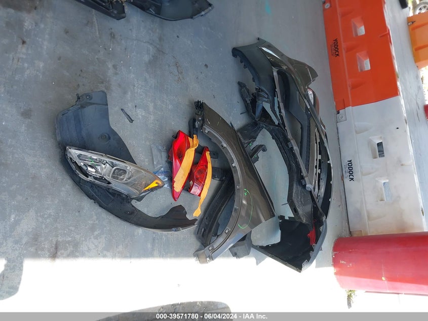 2014 Hyundai Santa Fe Sport 2.4L VIN: 5XYZU3LB0EG207404 Lot: 39571780