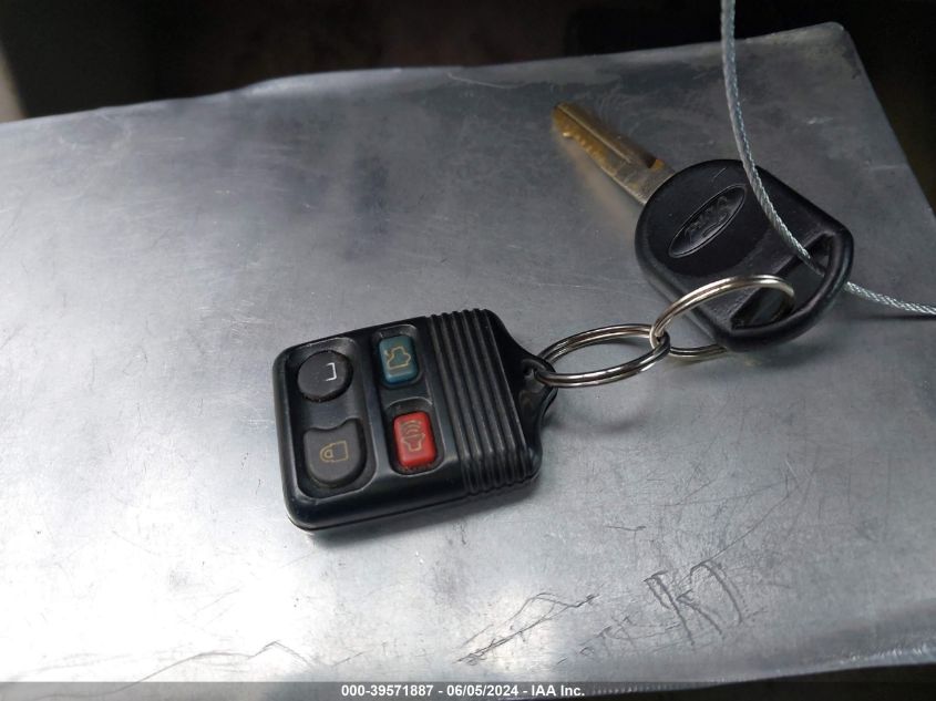 2008 Ford Focus Se/Ses VIN: 1FAHP35N88W249861 Lot: 39571887