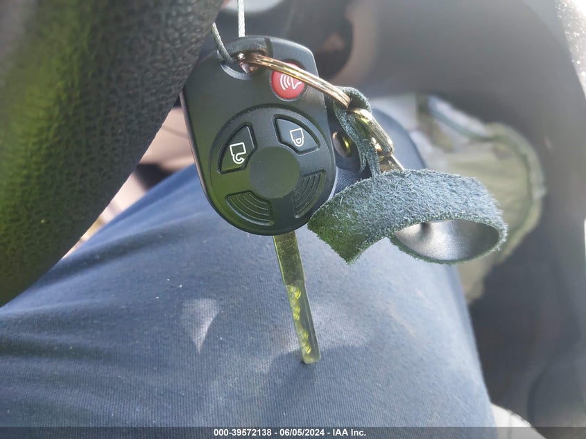 2017 Ford Escape S VIN: 1FMCU0F7XHUA61362 Lot: 39572138