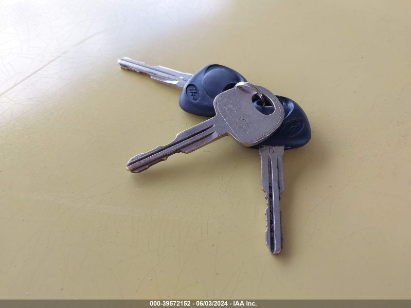 2009 Hyundai Accent Gs VIN: KMHCM36C59U137764 Lot: 39572152