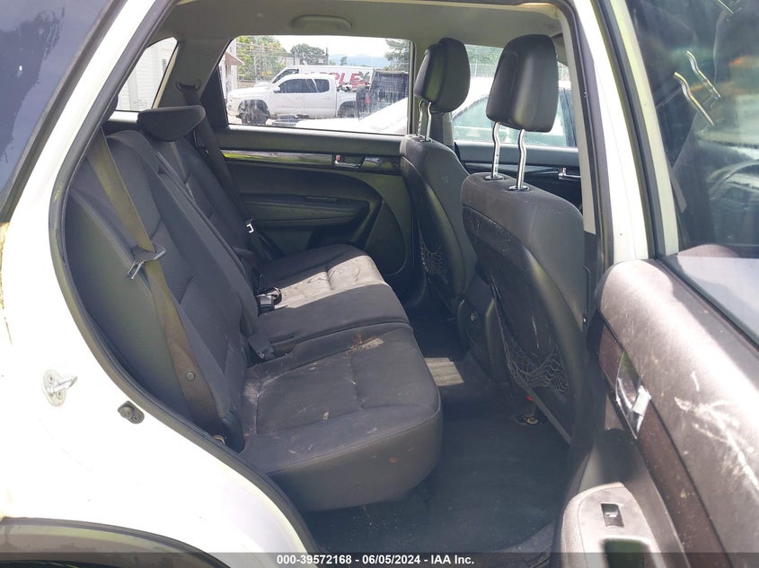 2011 Kia Sorento Lx VIN: 5XYKT3A1XBG079506 Lot: 39572168