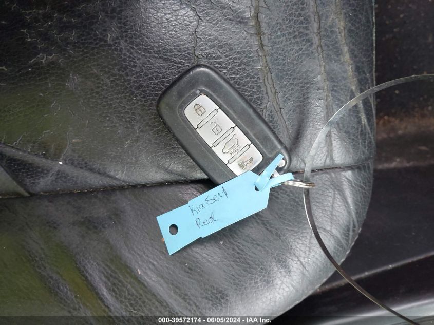 2011 Kia Soul + VIN: KNDJT2A2XB7291351 Lot: 39572174