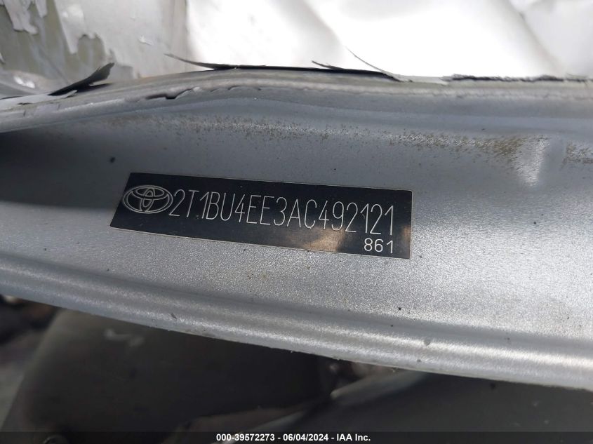 2010 Toyota Corolla Le VIN: 2T1BU4EE3AC492121 Lot: 39572273
