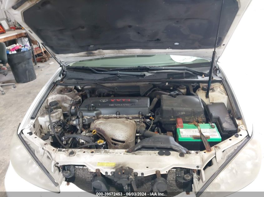 2005 Toyota Camry Le VIN: 4T1BE32K15U009800 Lot: 39572453