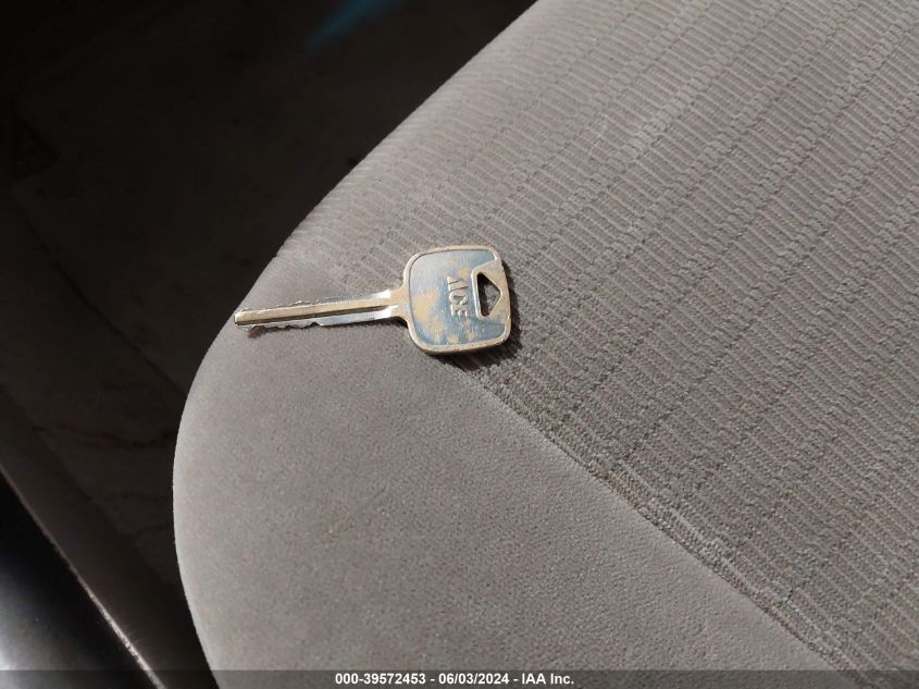 2005 Toyota Camry Le VIN: 4T1BE32K15U009800 Lot: 39572453