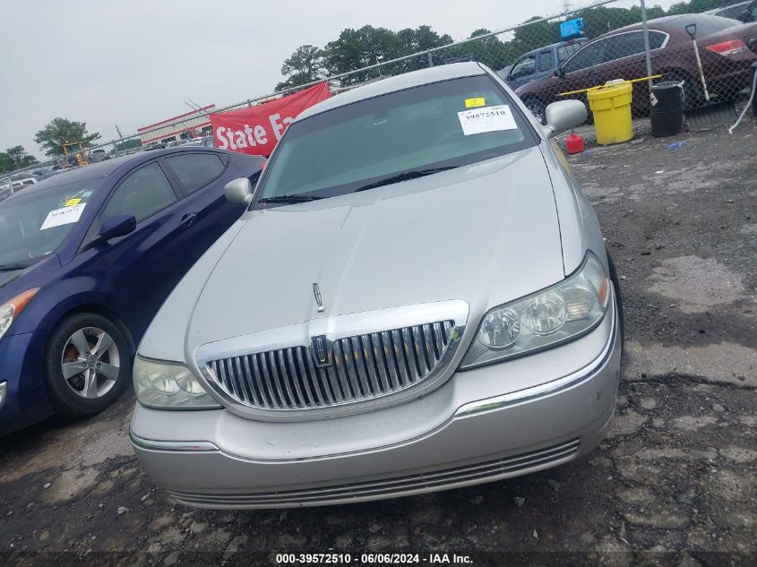 2004 Lincoln Town Car Signature VIN: 1LNHM81W44Y671019 Lot: 39572510