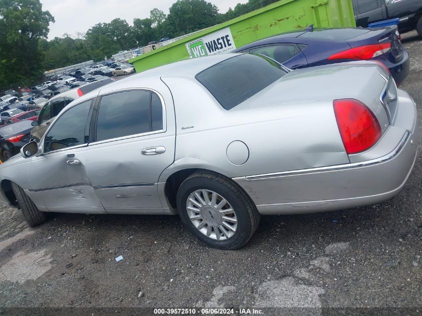 2004 Lincoln Town Car Signature VIN: 1LNHM81W44Y671019 Lot: 39572510