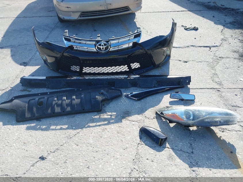 2015 Toyota Camry Se VIN: 4T1BF1FK3FU889248 Lot: 39572620