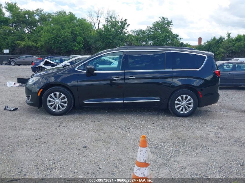 2017 Chrysler Pacifica Touring-L VIN: 2C4RC1BG7HR569301 Lot: 39572621