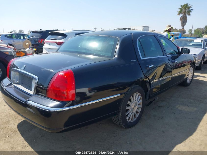 2003 Lincoln Town Car Executive VIN: 1LNHM81W43Y640173 Lot: 39572624