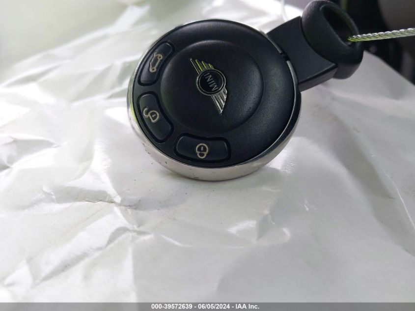 2009 Mini Cooper VIN: WMWMF33569TW73411 Lot: 39572639